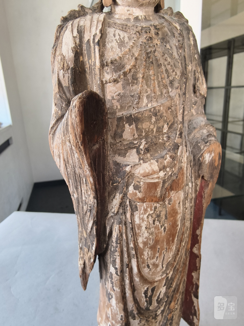 TWO WOOD FIGURES OF BODHISATTVAS - 图10
